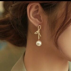 NWOT Faux Pearl Pendant Knot Design Shiny zirconia Decor Dangle Earrings Elegant